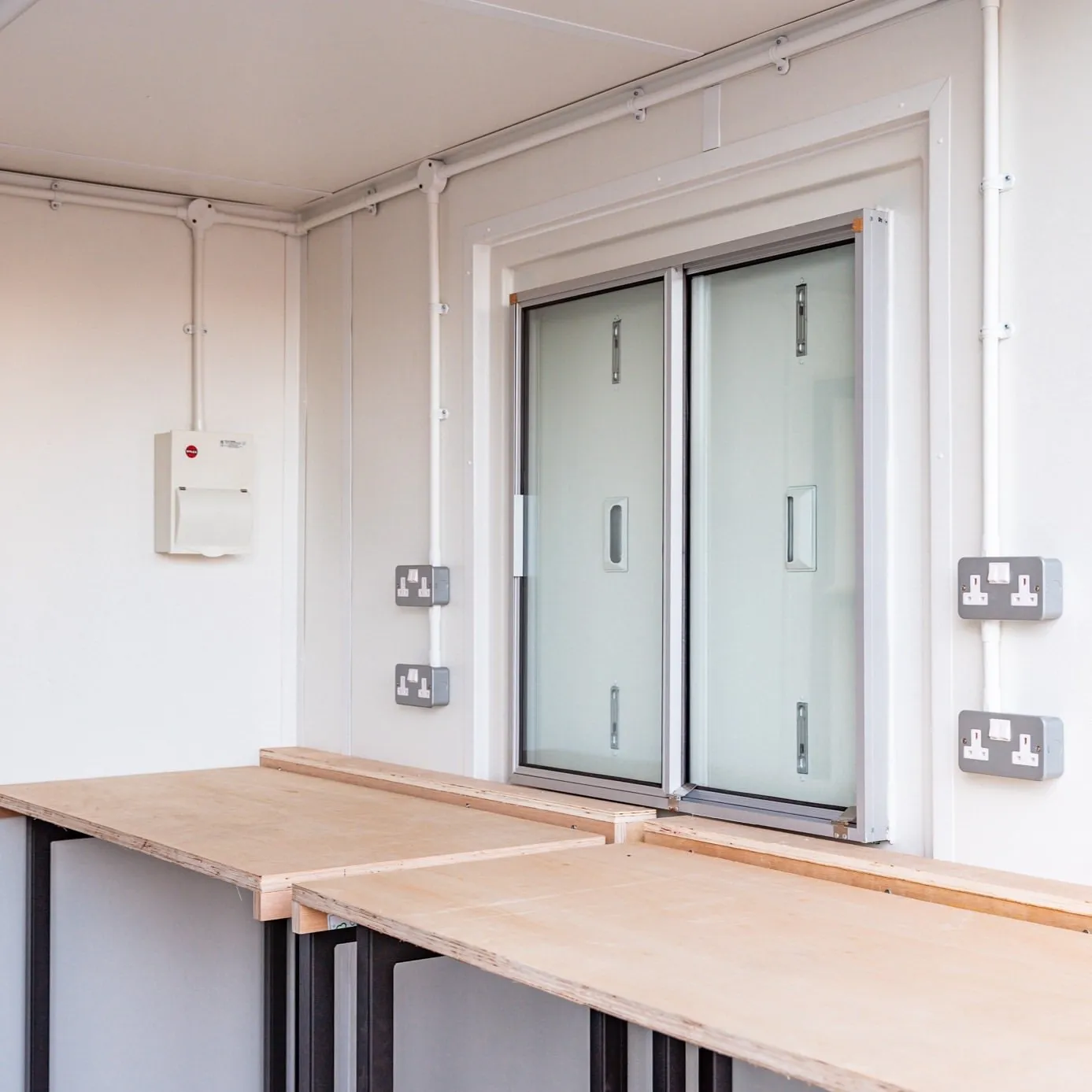 10ft Custom Workshop/Office Shipping Container - Image 3